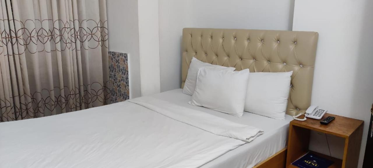 Hotel Blue Castle Дака Екстериор снимка